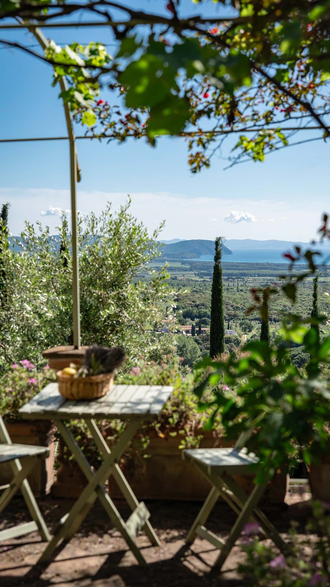 significa entrare in un ritmo fatto di luce, paesaggio e bellezza quotidiana vissuta con discrezione. – 50 Z5B9708