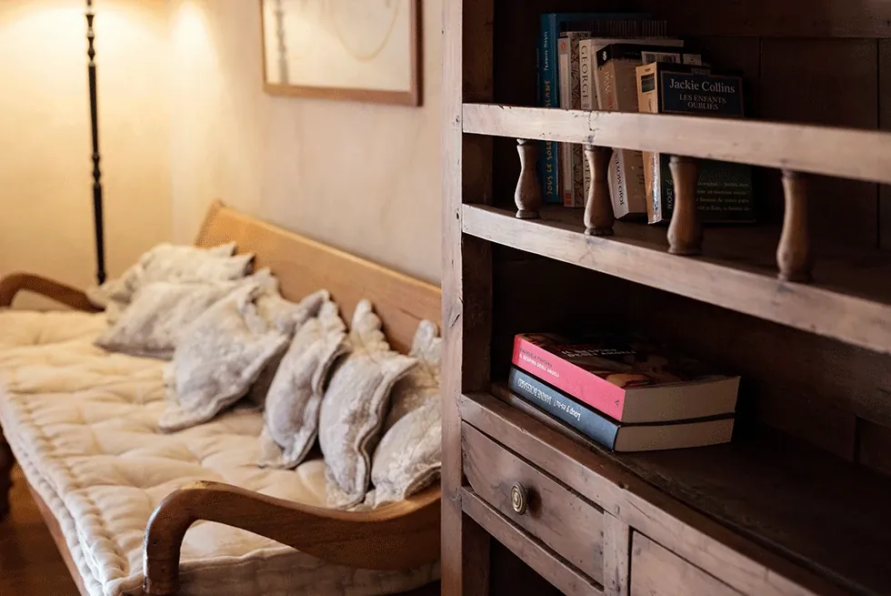 Fattoria Standard Room – junior suite divano in legno